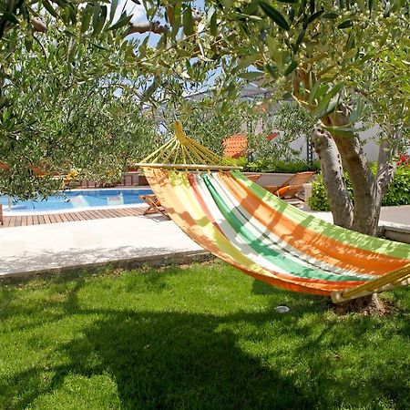 Apartments Diana - New Heated Pool Bol Exterior foto
