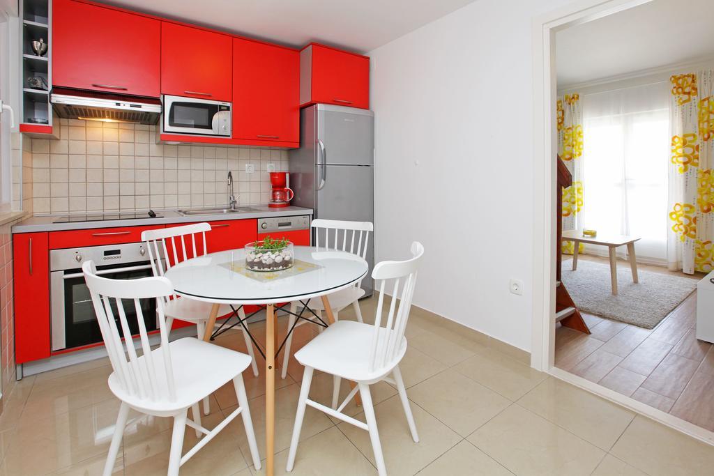 Apartments Diana - New Heated Pool Bol Exterior foto