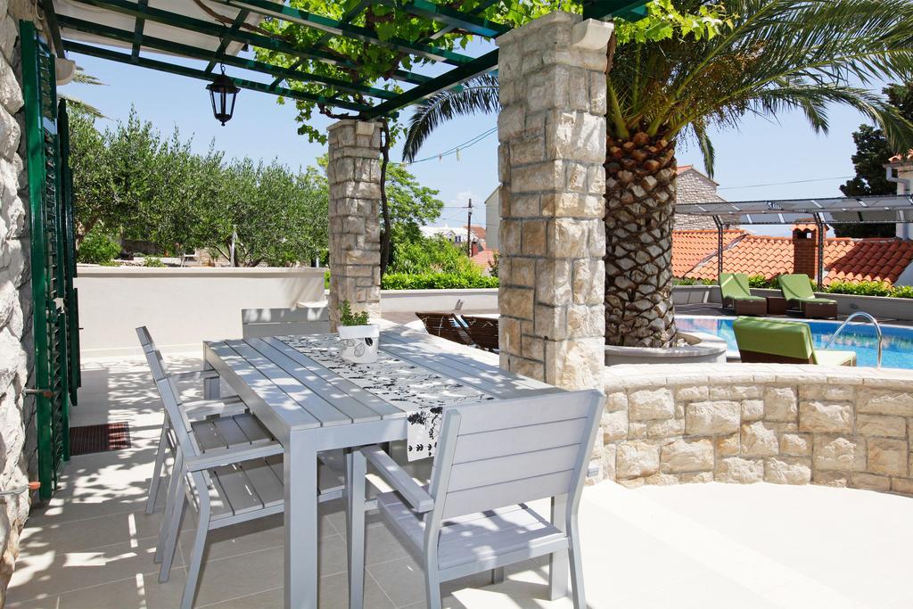 Apartments Diana - New Heated Pool Bol Exterior foto