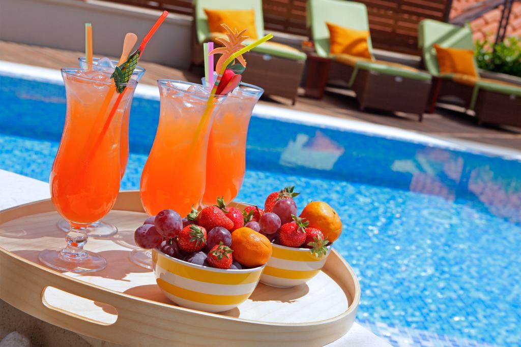 Apartments Diana - New Heated Pool Bol Exterior foto