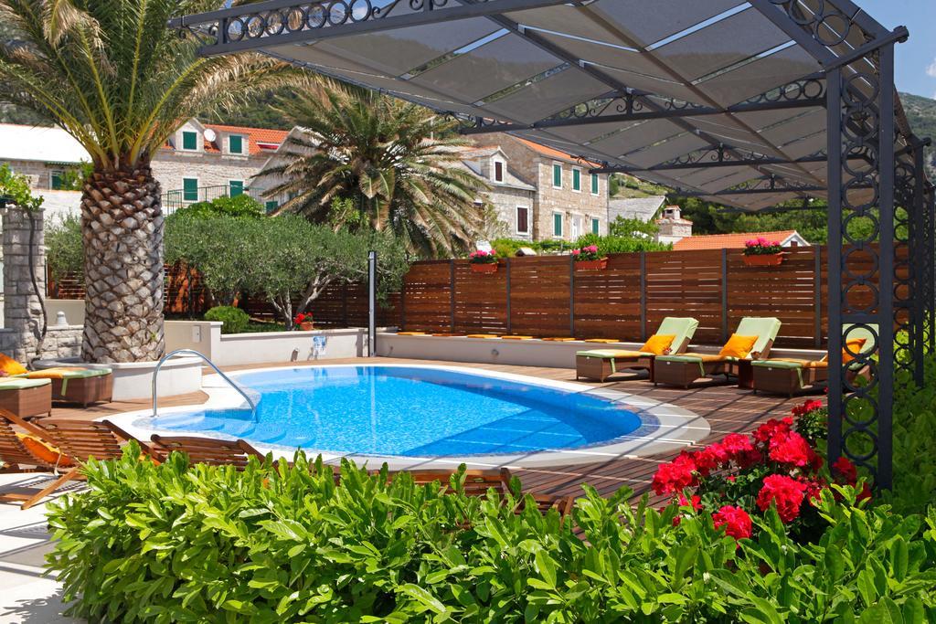 Apartments Diana - New Heated Pool Bol Exterior foto